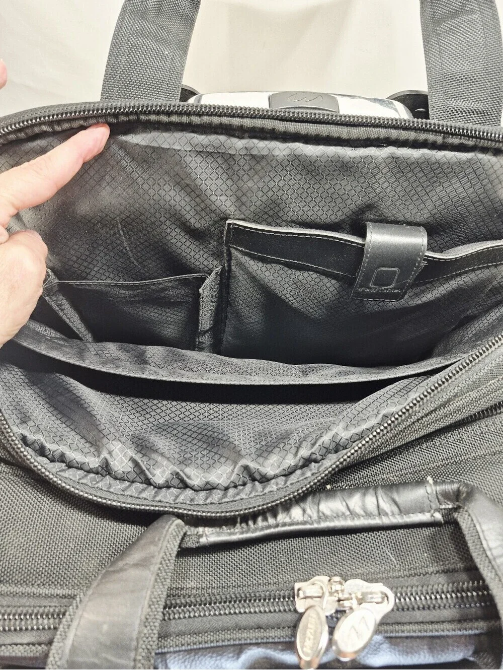 McKlein USA Chicago 15.6' Leather Patented Detachable Wheeled Overnight Luggage